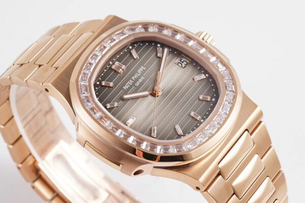 3(2) Patek Philippe Nautilus 5711 Dark brown gradient Dial PPF