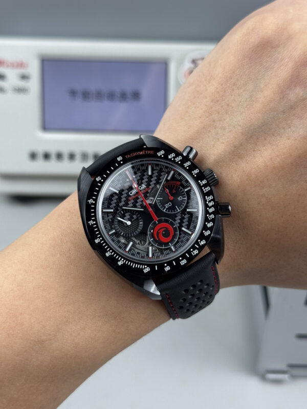 3(2) Omega Speedmaster 311.92.44.30.01.002 Alinghi Team