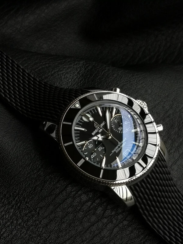 3(2) Breitling Superocean Heritage B01 Chronograph 42 Black Dial