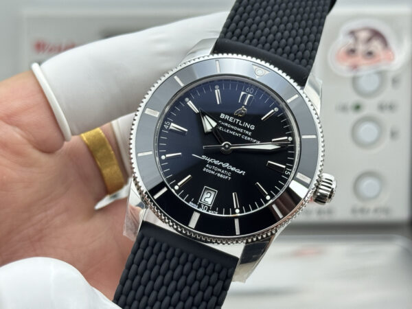3(2) Breitling Superocean Heritage B20 Automatic 42 Black Dial GF