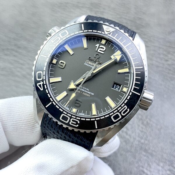 Omega Seamaster Planet Ocean 600M 43.5mm Collection VS Factory