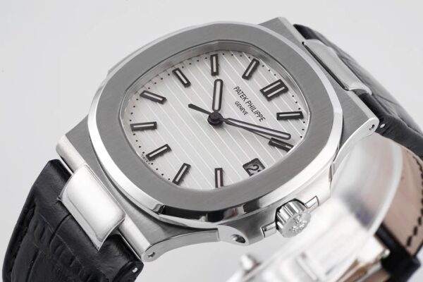 3(3) Patek Philippe Nautilus 5711 White Dial PPF