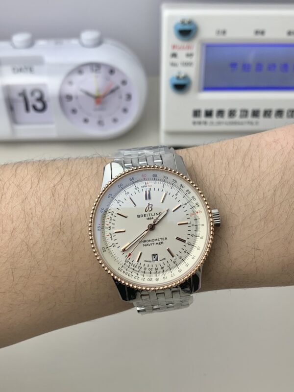 3(3) Breitling Navitimer Automatic 41 U17326211G1U1