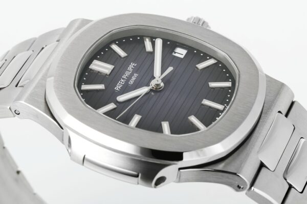 3(4) Patek Philippe Nautilus 5711/1R-001 Dark brown gradient Dial PPF