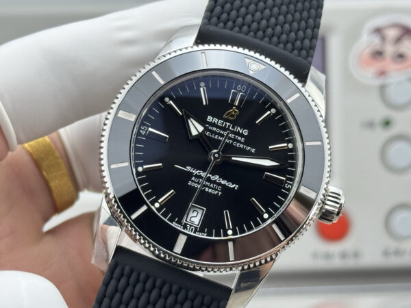 3(4) Breitling Superocean Heritage B20 Automatic 42 Black Dial GF