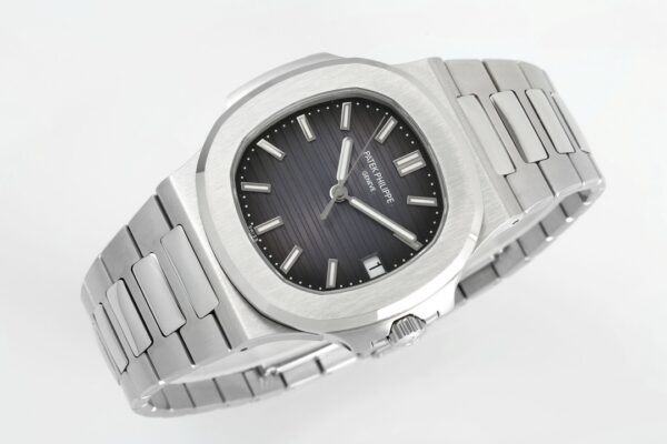 3(5) Patek Philippe Nautilus 5711/1R-001 Dark brown gradient Dial PPF