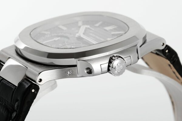 3(6) Patek Philippe Nautilus 5712 Dark Blue Dial PPF