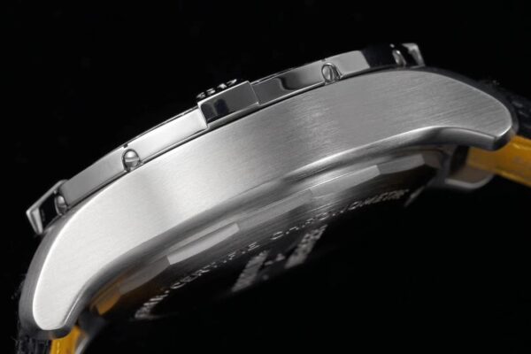 3(6) Breitling Avenger B01 Chronograph 45 AB01821A1B1X2 Black Dial