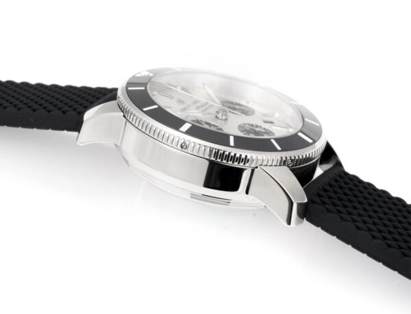 3(6) Breitling Superocean Heritage B01 Chronograph 44 Panda Dial