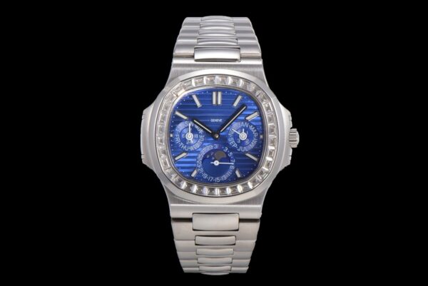 4 Patek Philippe Nautilus 5740/1G-001