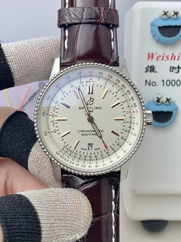 4 Breitling Navitimer Automatic 41 A17326211G1P1