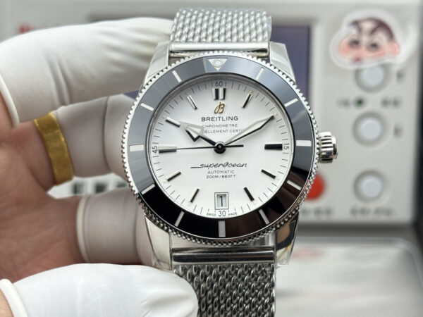 4 GF Breitling Superocean Heritage B20 Automatic 42 White Dial