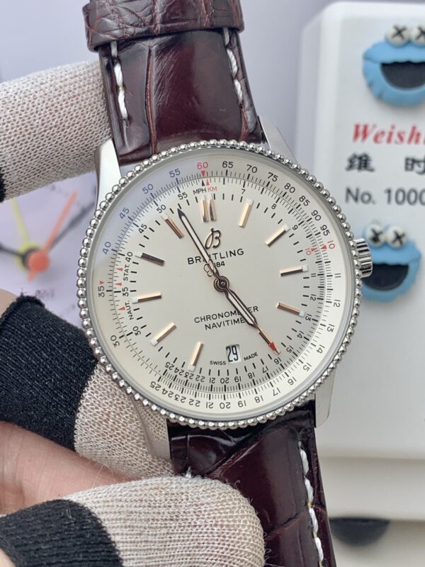 4(1) Breitling Navitimer Automatic 41 A17326211G1P1