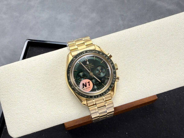 4(1) Omega Speedmaster Professional Moonwatch 310.60.42.50.10.001
