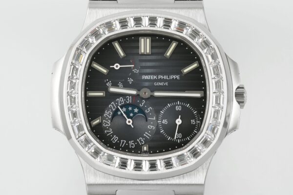 4(2) Patek Philippe Nautilus 5712 Dark Blue Dial PPF