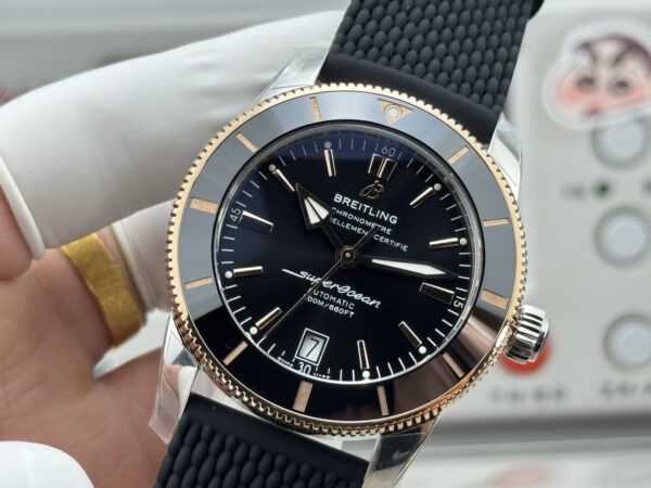 4(2) Breitling Superocean Heritage B20 Automatic 42 Black Dial GF