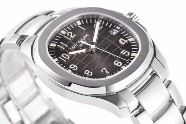 4(3) Patek Philippe Aquanaut 5167R-001A/1A ZF