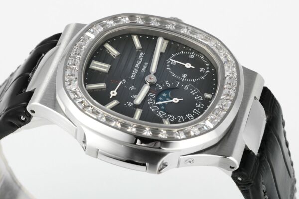 4(3) Patek Philippe Nautilus 5712 Dark Blue Dial PPF