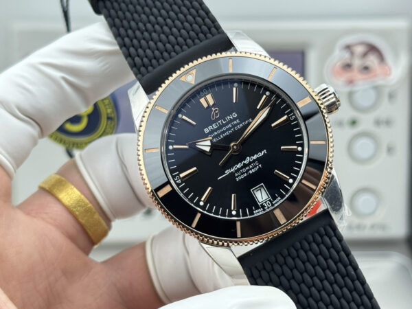 4(3) Breitling Superocean Heritage B20 Automatic 42 Black Dial GF