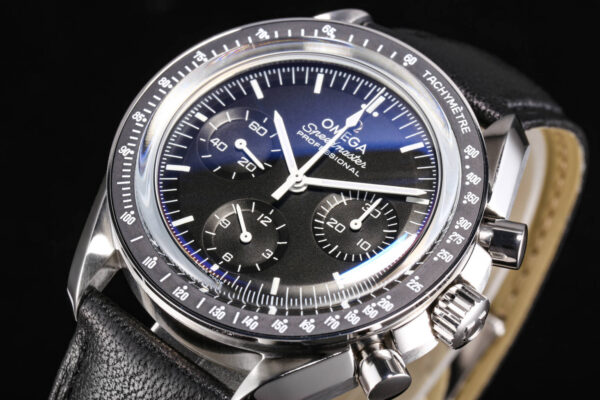 4(4) Omega Speedmaster Moonwatch 310.32.42.50.01.002 Black Dial
