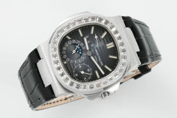 4(4) Patek Philippe Nautilus 5712 Dark Blue Dial PPF