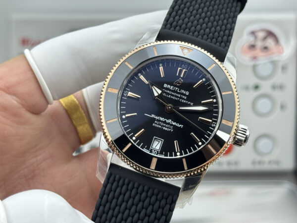 4(4) Breitling Superocean Heritage B20 Automatic 42 Black Dial GF