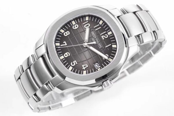 4(6) Patek Philippe Aquanaut 5167R-001A/1A ZF