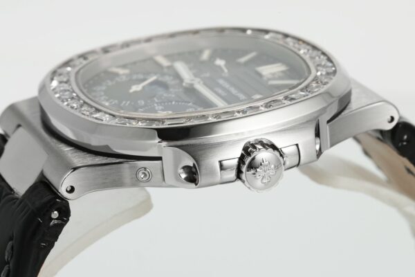 4(6) Patek Philippe Nautilus 5712 Dark Blue Dial PPF