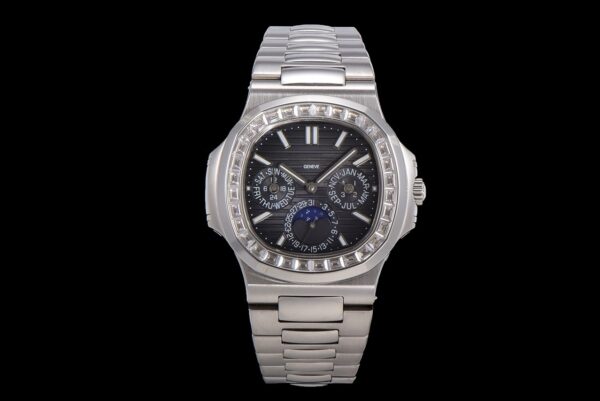 5 Patek Philippe Nautilus 5740/1G-001