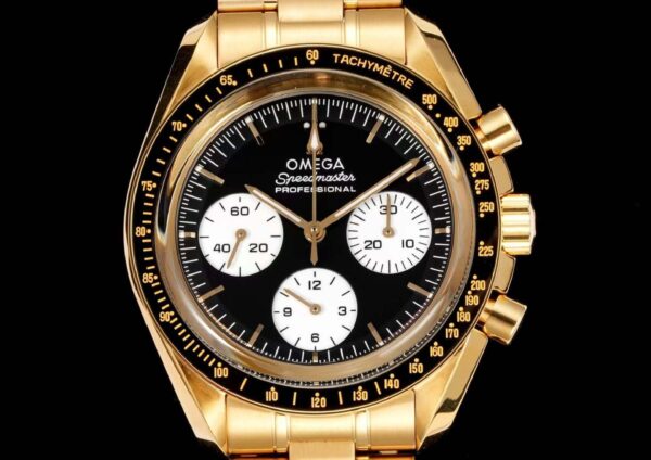 5(2) Omega Speedmaster Moonwatch 310.60.42.50.01.002