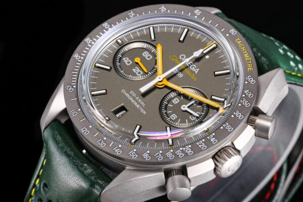 5(3) Omega Speedmaster 311.92.44.51.99.001 Grey Dial