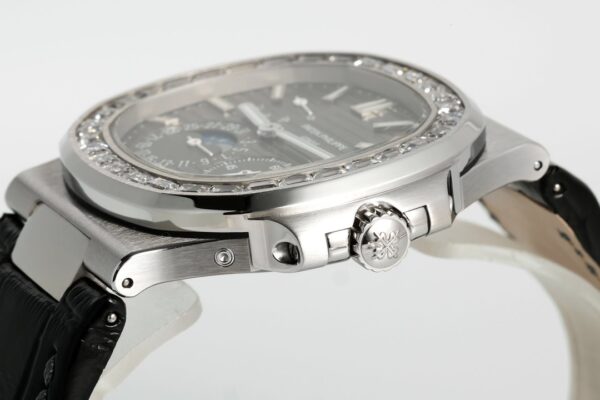 5(4) Patek Philippe Nautilus 5712 Dark Gray Dial PPF