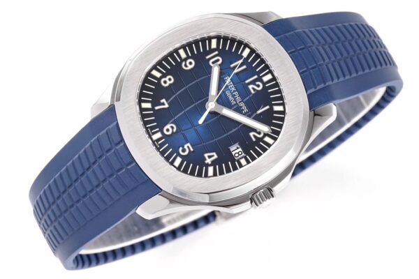 5(4) Patek Philippe Aquanaut 5168G-001 ZF