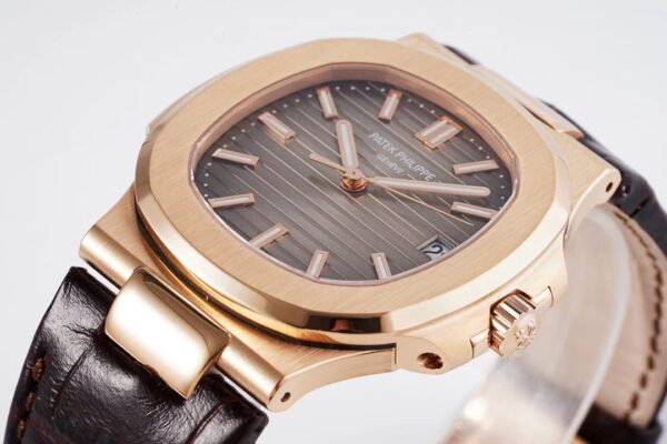 5(4) Patek Philippe Nautilus 5711 Dark brown gradient Dial PPF