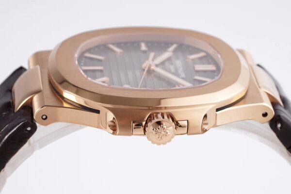 5(5) Patek Philippe Nautilus 5711 Dark brown gradient Dial PPF