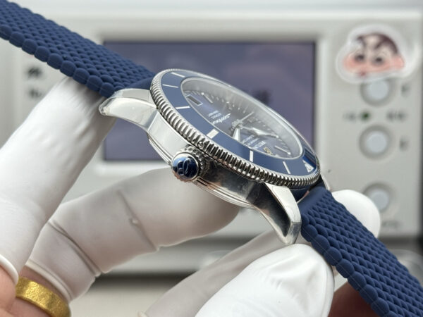 5(5) Breitling Superocean Heritage B20 Automatic 42 Blue Dial GF