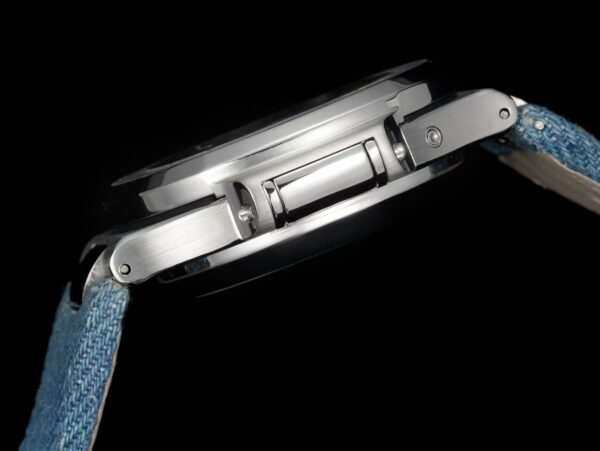 5(7) (1) Patek Philippe Nautilus Chronograph 5980R 3K