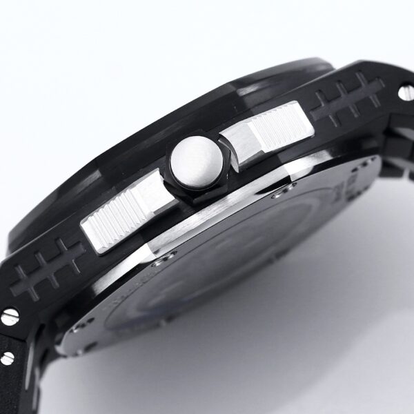 6 Royal Oak Offshore 15600 44mm