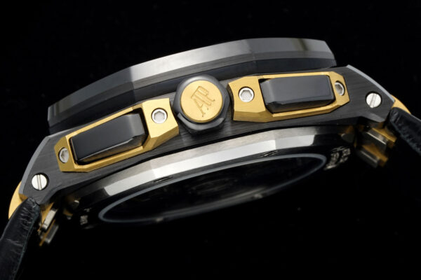 6 Royal Oak Offshore 43mm 26420CE