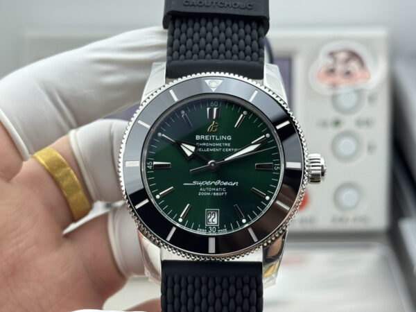 6 Breitling Superocean Heritage B20 Automatic 42 Greed Dial GF