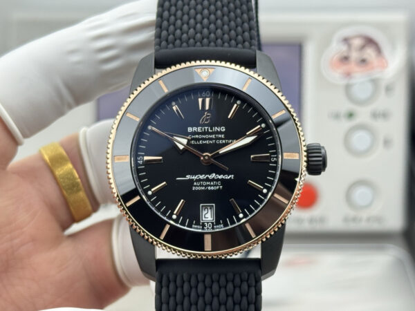6 GF Breitling Superocean Heritage B20 Automatic 42 Black Dial