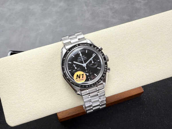 6(1) Omega Speedmaster Professional Moonwatch 310.30.42.50.01.002