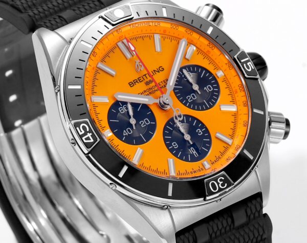 6(1) Breitling Super Chronomat B01 44 AB01364A1I1S1 BLS