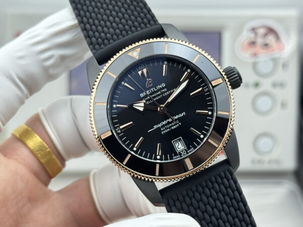 6(1) GF Breitling Superocean Heritage B20 Automatic 42 Black Dial