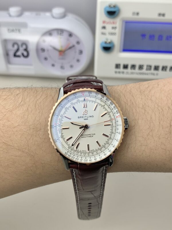 6(2) Breitling Navitimer Automatic 41 U17329F41G1P1