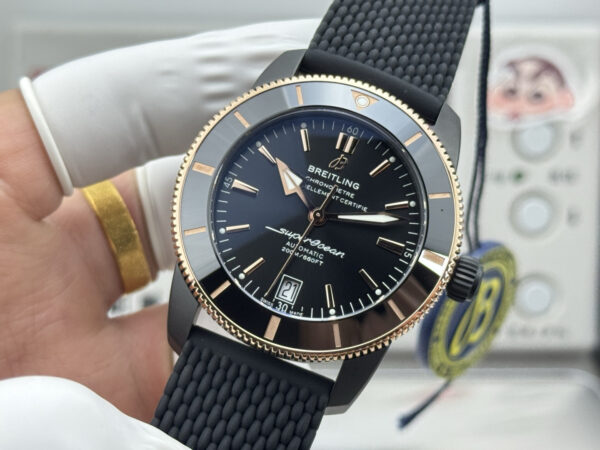 6(2) GF Breitling Superocean Heritage B20 Automatic 42 Black Dial