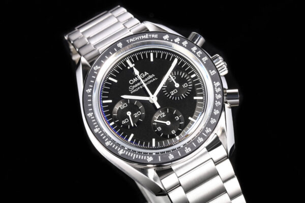 6(2) Omega Speedmaster Moonwatch 311.30.42.30.01.006 Black Dial