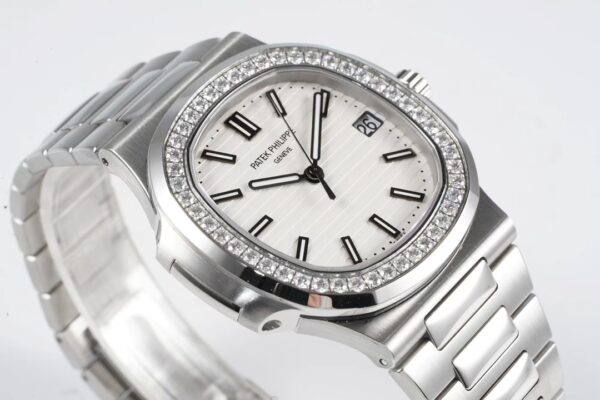 6(2) Patek Philippe Nautilus 5711 White Dial PPF