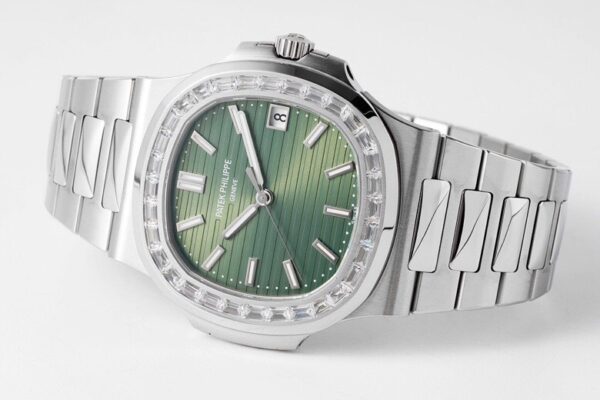 6(3) Patek Philippe Nautilus 5711/1300A-001 Olive Green Dial PPF