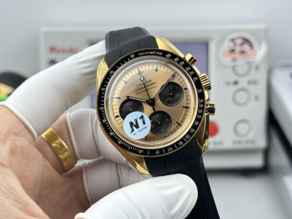 6(3) Omega Speedmaster Professional Moonwatch 310.62.42.50.99.001